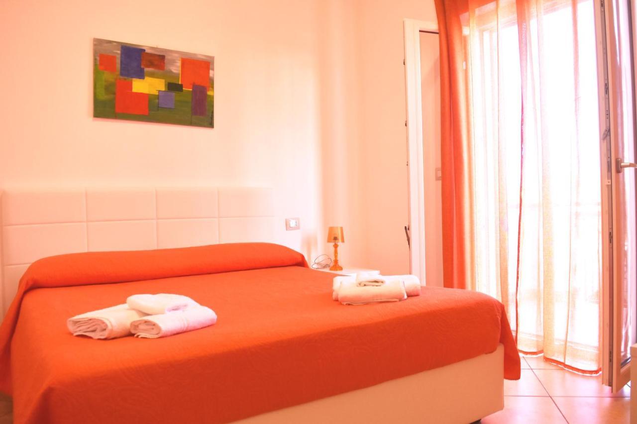 Bed & Breakfast Domus Pepe Скалеа Екстериор снимка