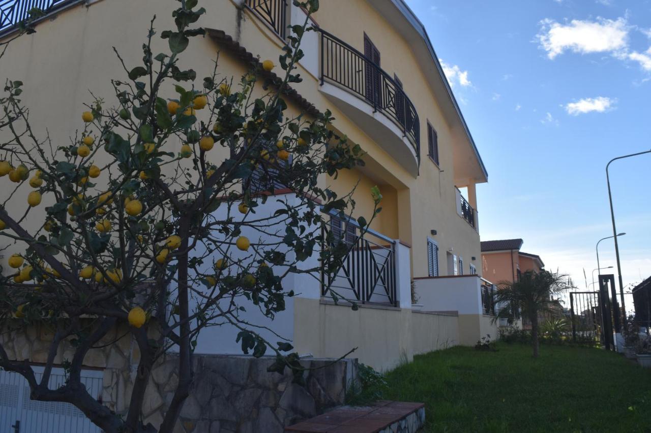 Bed & Breakfast Domus Pepe Скалеа Екстериор снимка