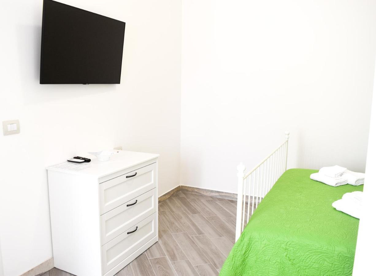 Bed & Breakfast Domus Pepe Скалеа Екстериор снимка