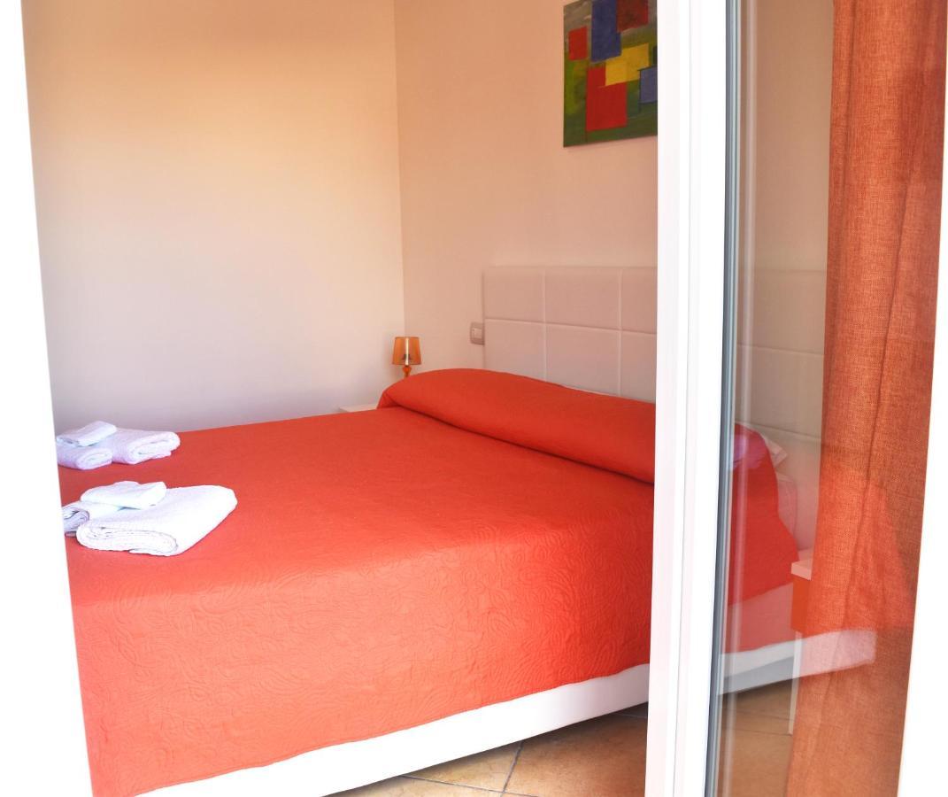 Bed & Breakfast Domus Pepe Скалеа Екстериор снимка