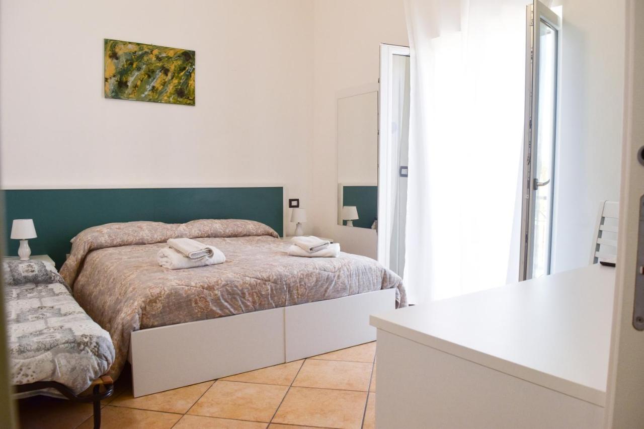 Bed & Breakfast Domus Pepe Скалеа Екстериор снимка
